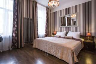 Гостиница Мартин Отель Санкт-Петербург Двухместный номер Делюкс с 1 кроватью или 2 отдельными кроватями и балконом-6